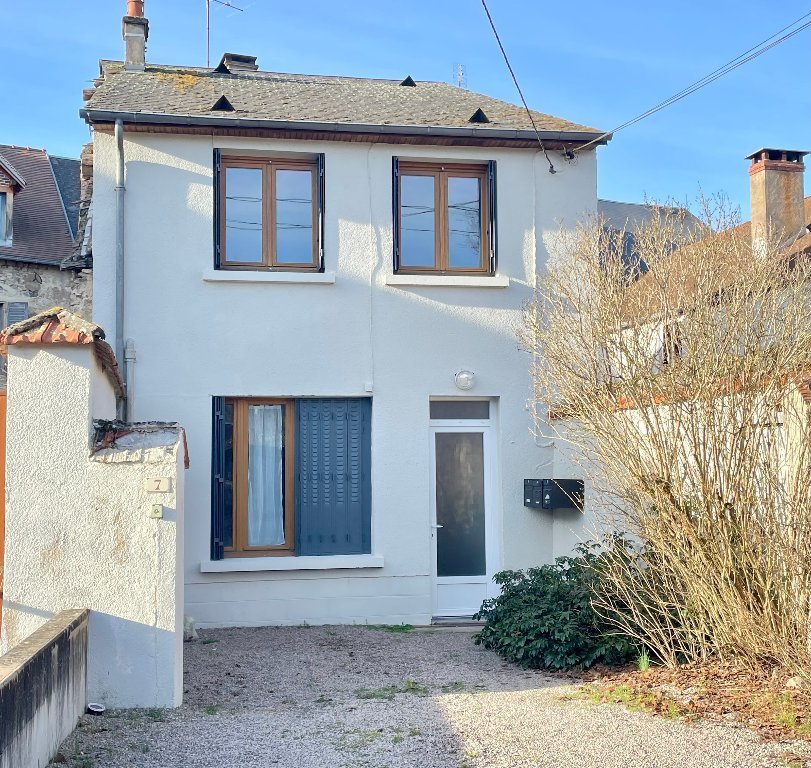 IMMEUBLE DE RAPPORT A VENDRE - MOULINS ENGILBERT - 177.7 m2 - 146�000�&euro;