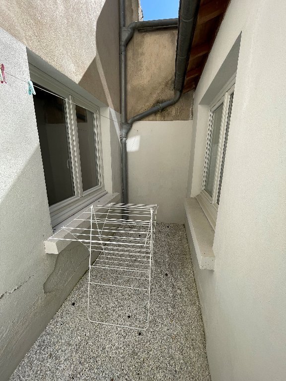 IMMEUBLE DE RAPPORT A VENDRE - MOULINS ENGILBERT - 177.7 m2 - 146�000�&euro;