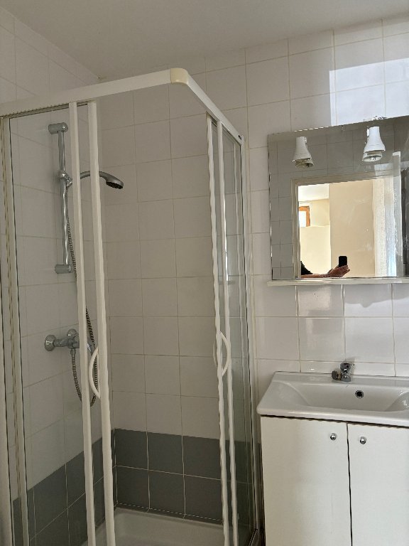 IMMEUBLE DE RAPPORT A VENDRE - MOULINS ENGILBERT - 177.7 m2 - 146�000�&euro;