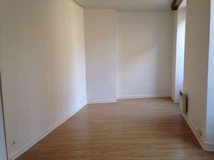 IMMEUBLE DE RAPPORT A VENDRE - ST SAULGE - 159.23 m2 - 77�000�&euro;