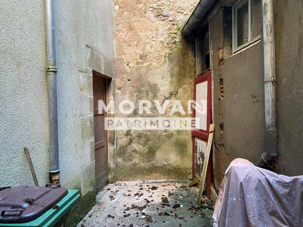 IMMEUBLE DE RAPPORT A VENDRE - ST SAULGE - 159.23 m2 - 77�000�&euro;