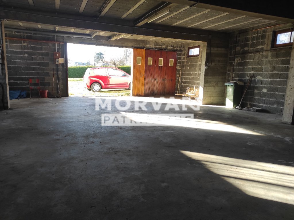 Pavillon sur Sous Sol complet avec d�pendances A VENDRE - ARLEUF - 94.62 m2 - 119�000�&euro;