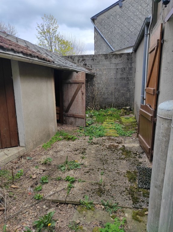 MAISON A VENDRE - CHATEAU CHINON VILLE - 62.44 m2 - 29�900�&euro;