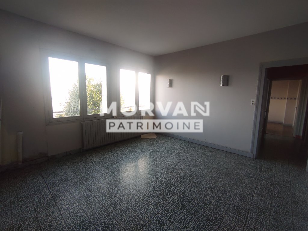 MAISON A VENDRE - CHATEAU CHINON VILLE - 77.38 m2 - 82�000�&euro;