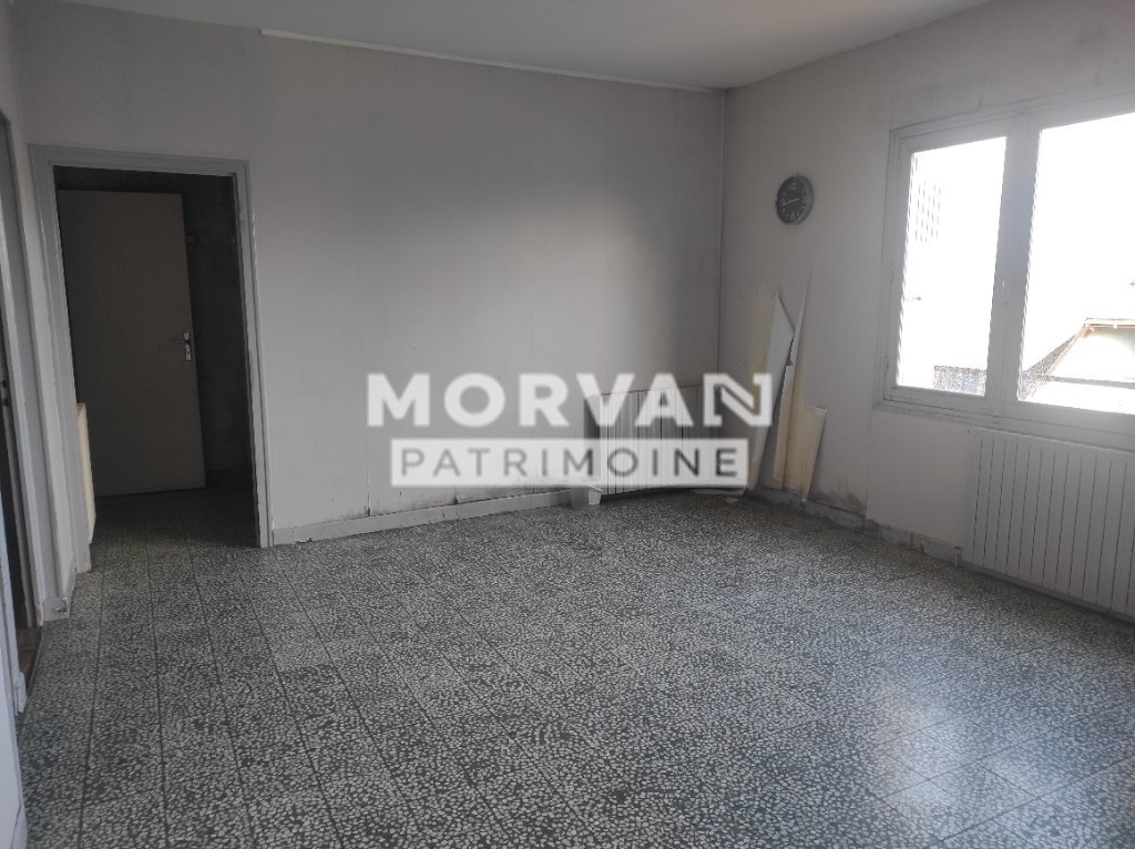 MAISON A VENDRE - CHATEAU CHINON VILLE - 77.38 m2 - 82�000�&euro;