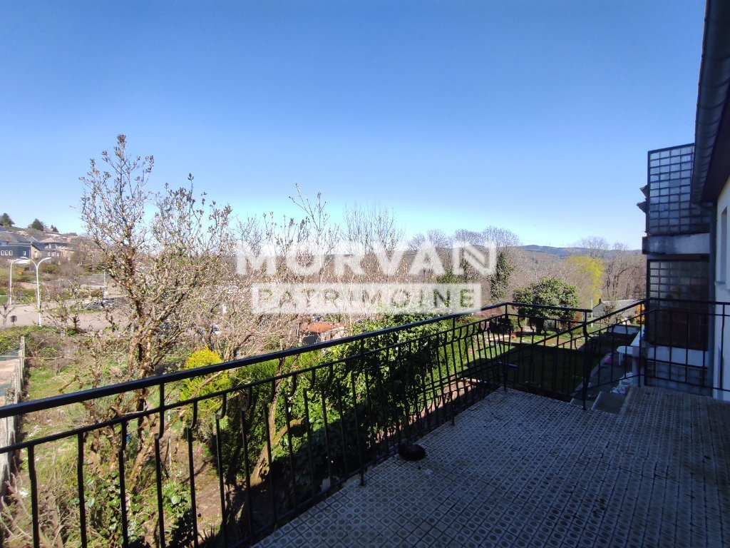 MAISON A VENDRE - CHATEAU CHINON VILLE - 137.69 m2 - 65�000�&euro;