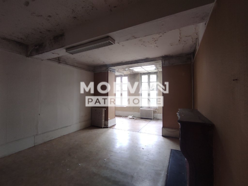 MAISON - CHATEAU CHINON VILLE - 349.38 m2 - VENDU