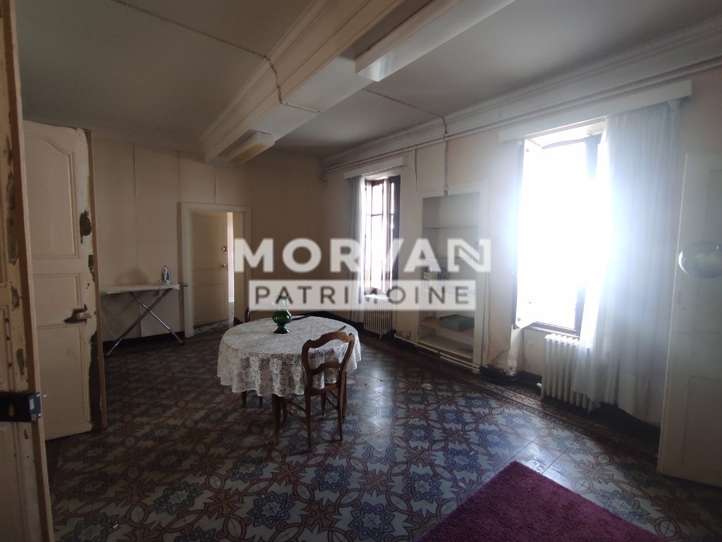 MAISON - CHATEAU CHINON VILLE - 349.38 m2 - VENDU