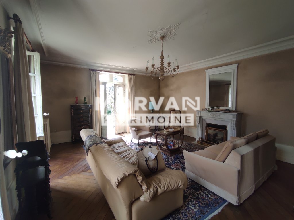 MAISON - CHATEAU CHINON VILLE - 349.38 m2 - VENDU