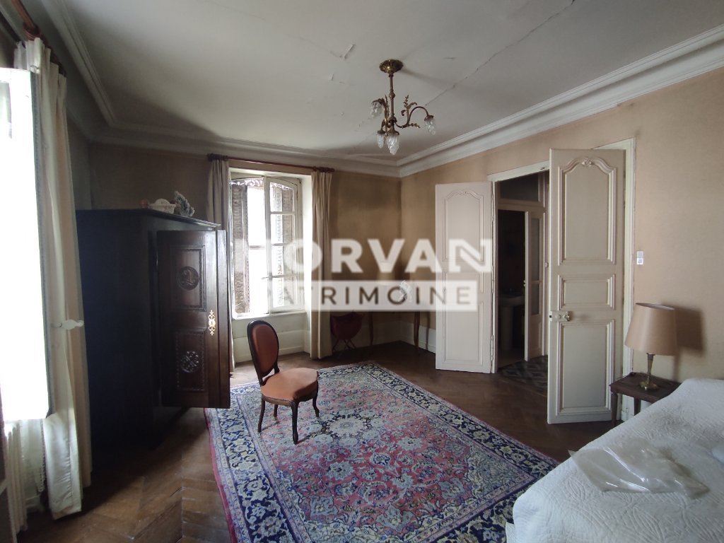 MAISON - CHATEAU CHINON VILLE - 349.38 m2 - VENDU