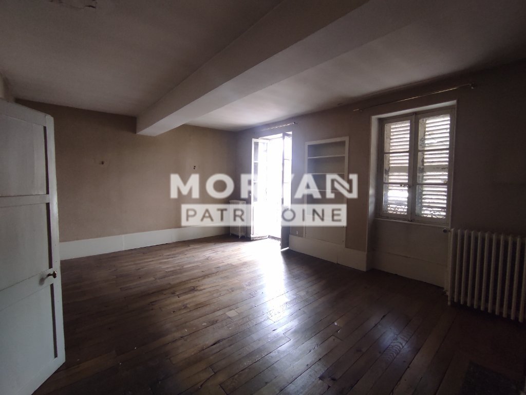 MAISON - CHATEAU CHINON VILLE - 349.38 m2 - VENDU