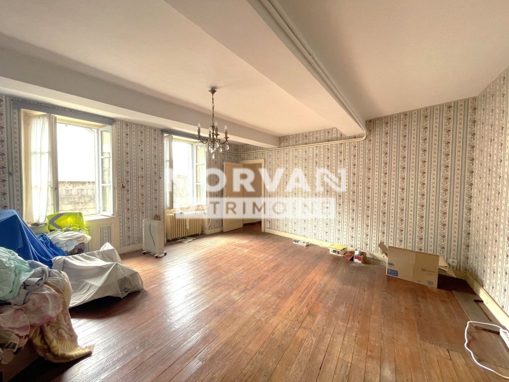 MAISON A VENDRE - CHATEAU CHINON VILLE - 190 m2 - 88 000 &euro;