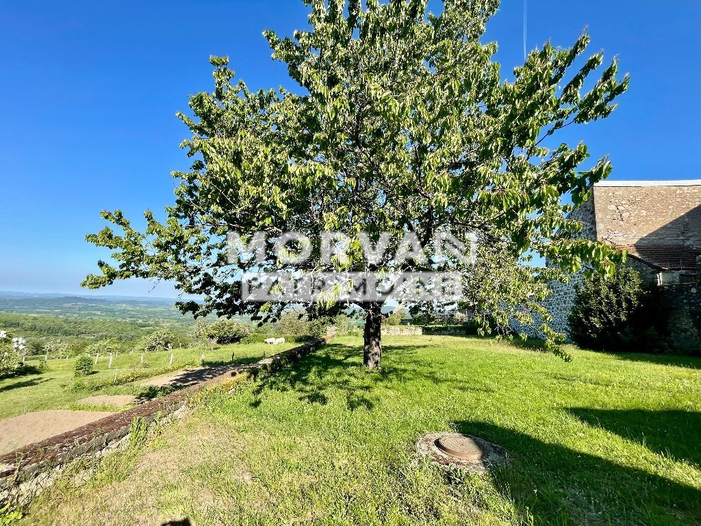 MAISON A VENDRE - CHATEAU CHINON VILLE - 190 m2 - 88 000 &euro;