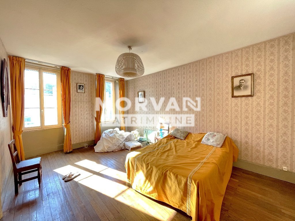 MAISON A VENDRE - CHATEAU CHINON VILLE - 190 m2 - 88 000 &euro;