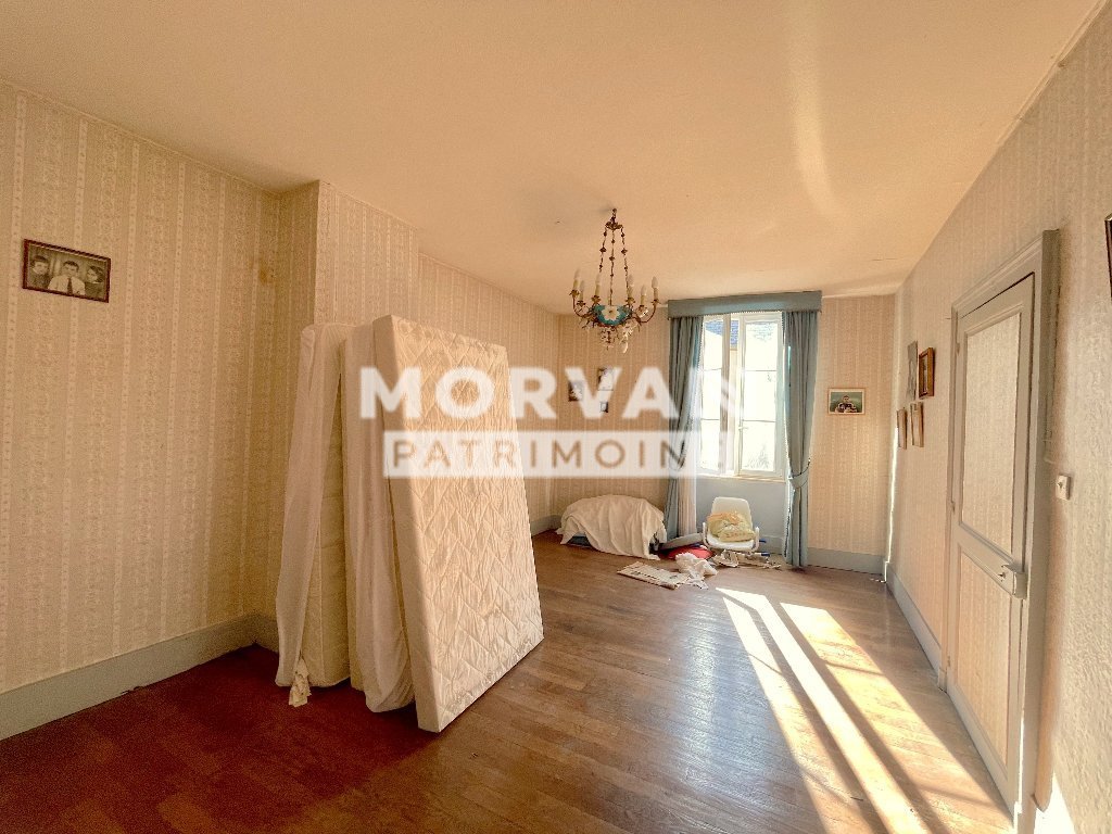 MAISON A VENDRE - CHATEAU CHINON VILLE - 190 m2 - 88 000 &euro;