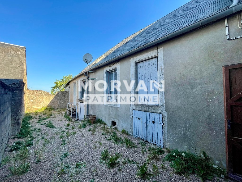 MAISON A VENDRE - CHATEAU CHINON VILLE - 190 m2 - 88 000 &euro;