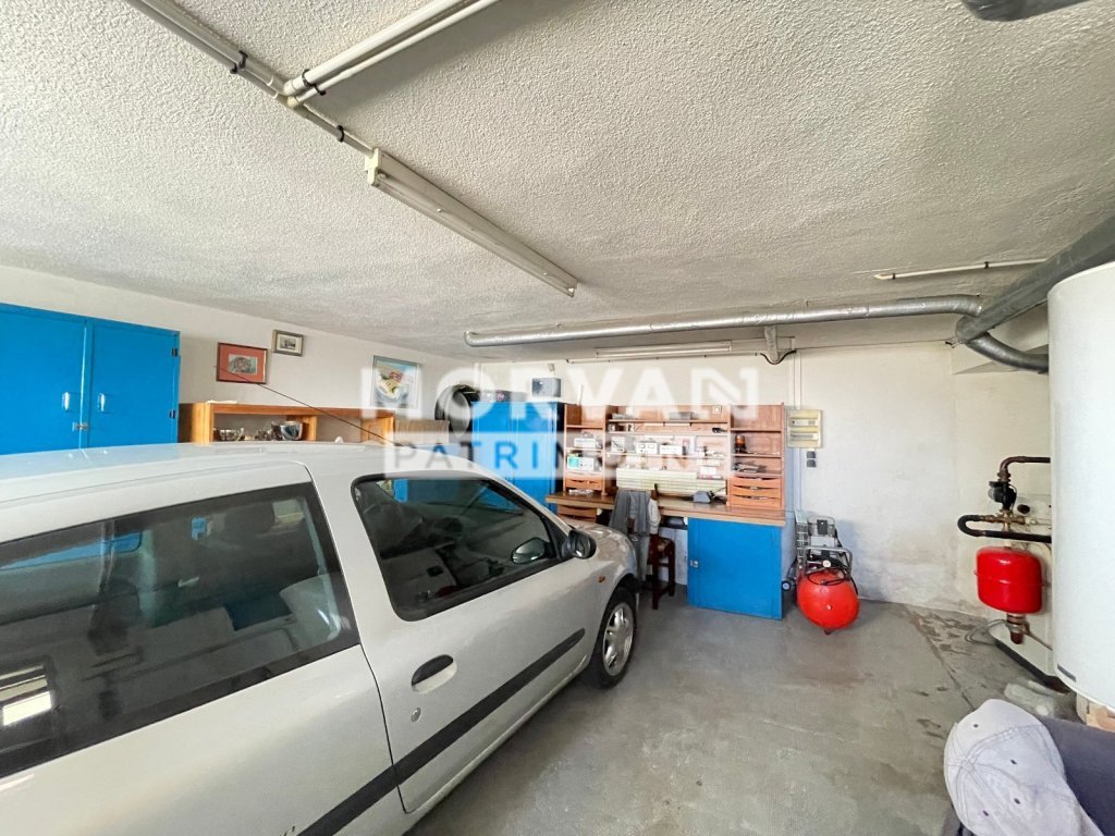 MAISON A VENDRE - CHATEAU CHINON VILLE - 84.39 m2 - 55 000 &euro;