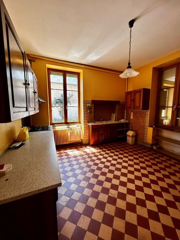 MAISON A VENDRE - CHATILLON EN BAZOIS - 173.12 m2 - 99 000 &euro;