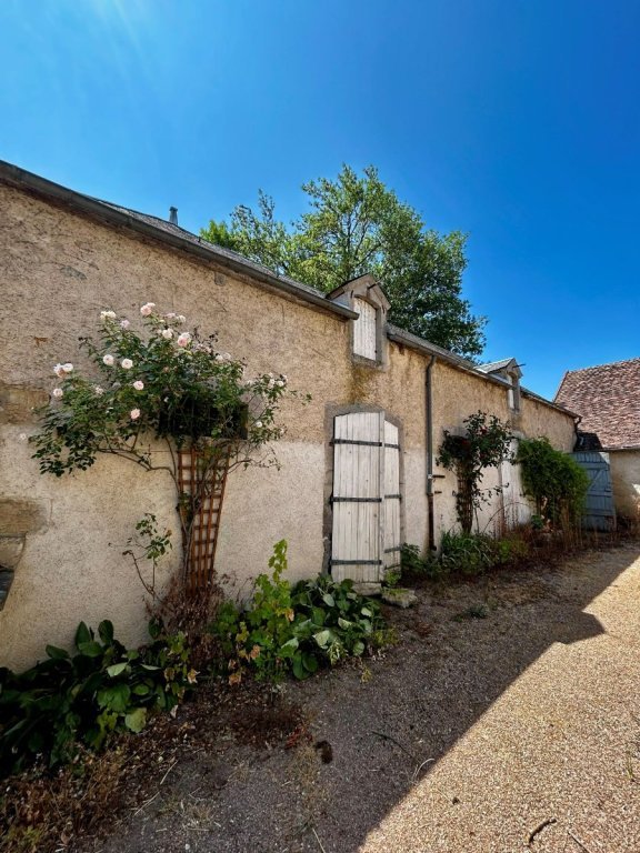 MAISON A VENDRE - CHATILLON EN BAZOIS - 173.12 m2 - 99 000 &euro;