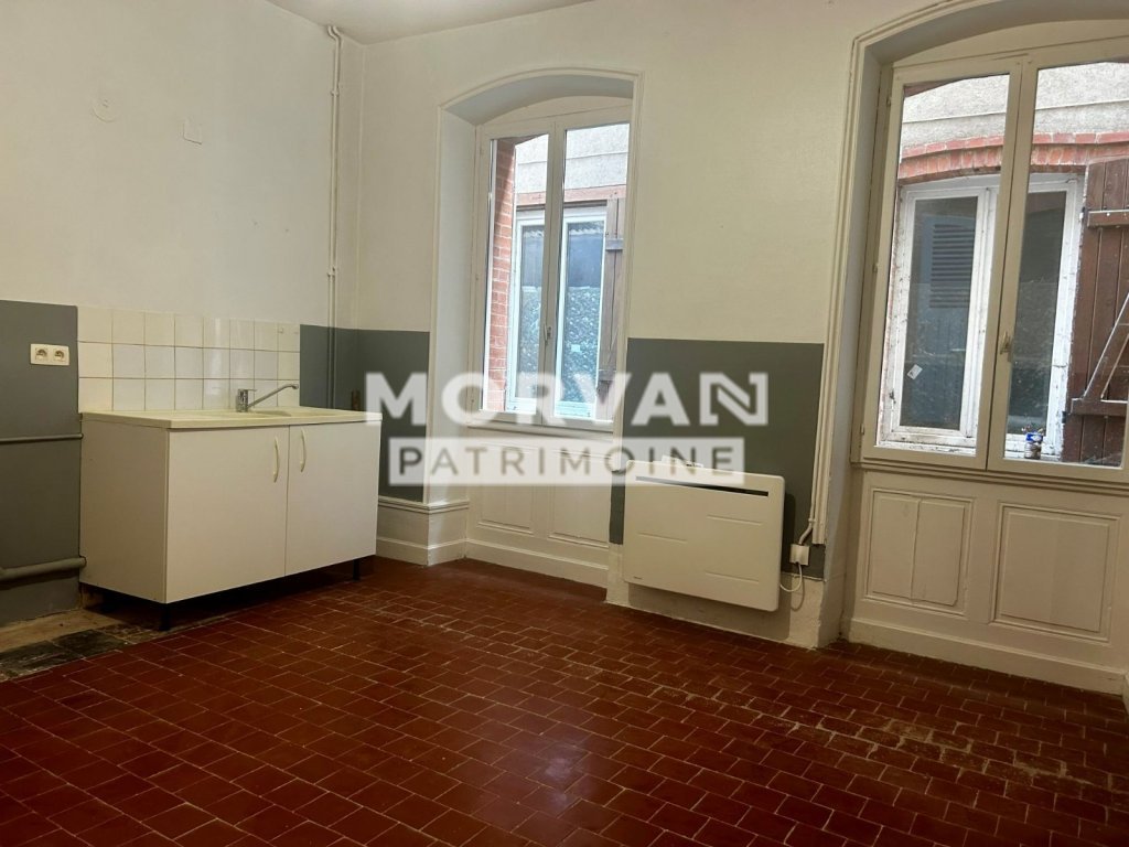 MAISON A VENDRE - CHATILLON EN BAZOIS - 180.38 m2 - 82 000 &euro;