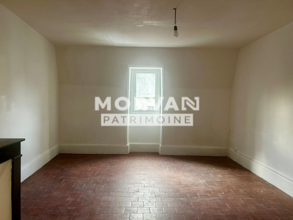 MAISON A VENDRE - CHATILLON EN BAZOIS - 180.38 m2 - 82 000 &euro;