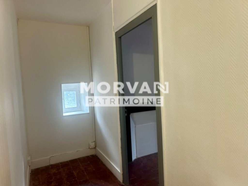 MAISON A VENDRE - CHATILLON EN BAZOIS - 180.38 m2 - 82 000 &euro;