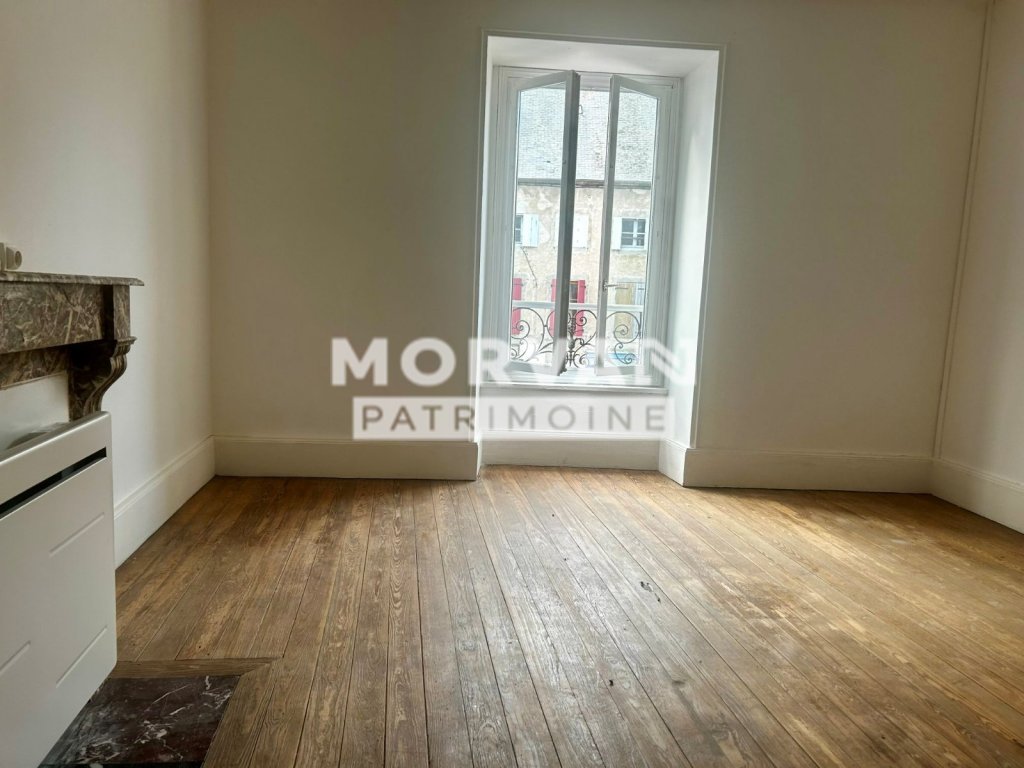 MAISON A VENDRE - CHATILLON EN BAZOIS - 180.38 m2 - 82 000 &euro;