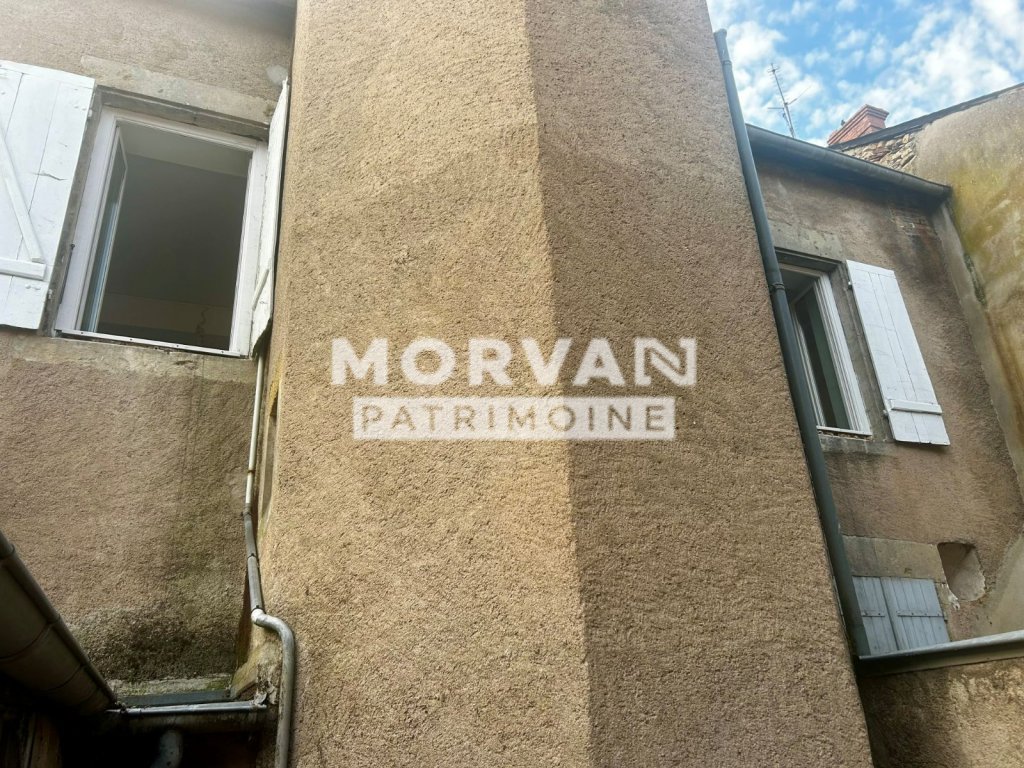 MAISON A VENDRE - CHATILLON EN BAZOIS - 180.38 m2 - 82 000 &euro;