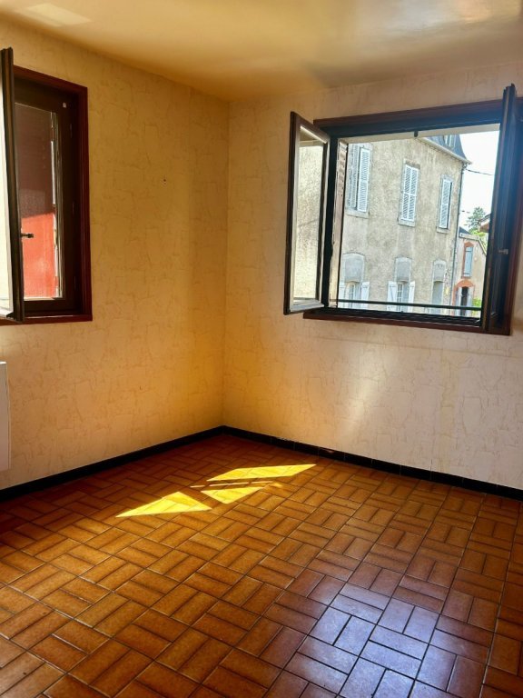 MAISON A VENDRE - CHATILLON EN BAZOIS - 114.95 m2 - 68 000 &euro;