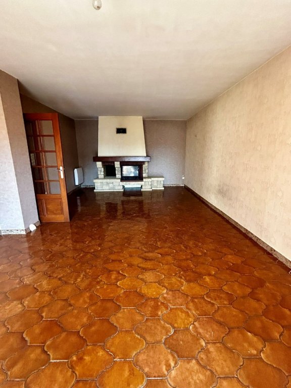 MAISON A VENDRE - CHATILLON EN BAZOIS - 114.95 m2 - 68 000 &euro;