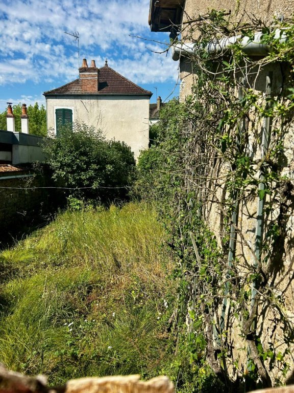 MAISON A VENDRE - CHATILLON EN BAZOIS - 114.95 m2 - 68 000 &euro;