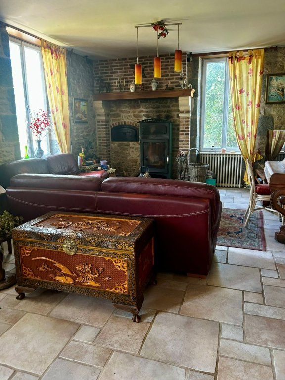 MAISON A VENDRE - MONTAPAS - 185.93 m2 - 120 000 &euro;