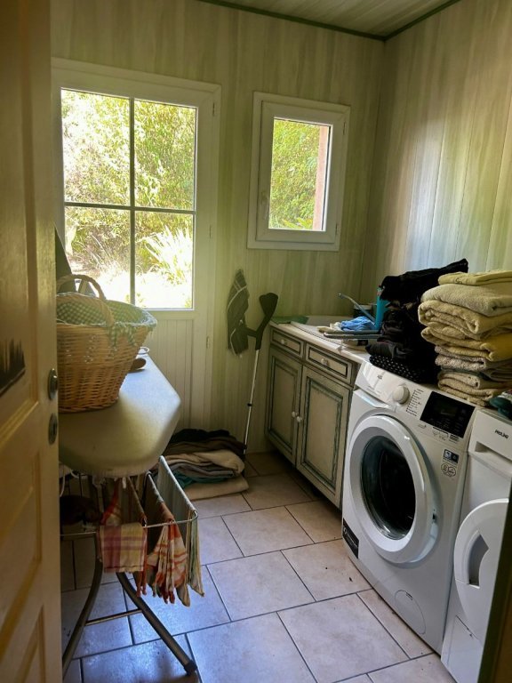MAISON A VENDRE - MONTAPAS - 185.93 m2 - 120 000 &euro;