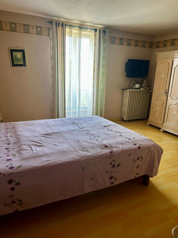 MAISON A VENDRE - MONTAPAS - 185.93 m2 - 120 000 &euro;