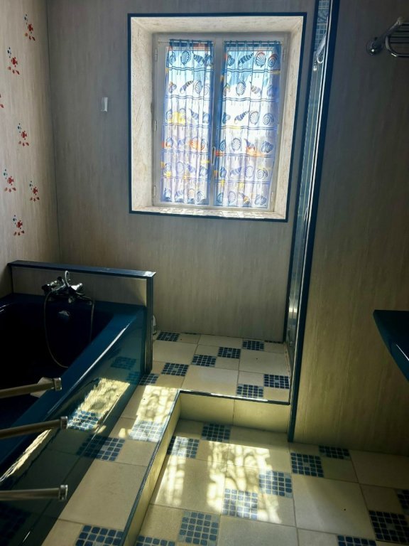 MAISON A VENDRE - MONTAPAS - 185.93 m2 - 120 000 &euro;