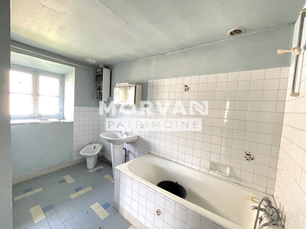 MAISON A VENDRE - MONTREUILLON - 249 m2 - 78 000 &euro;