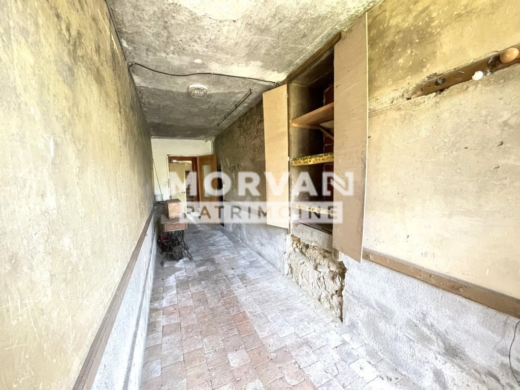 MAISON A VENDRE - MONTREUILLON - 249 m2 - 78 000 &euro;