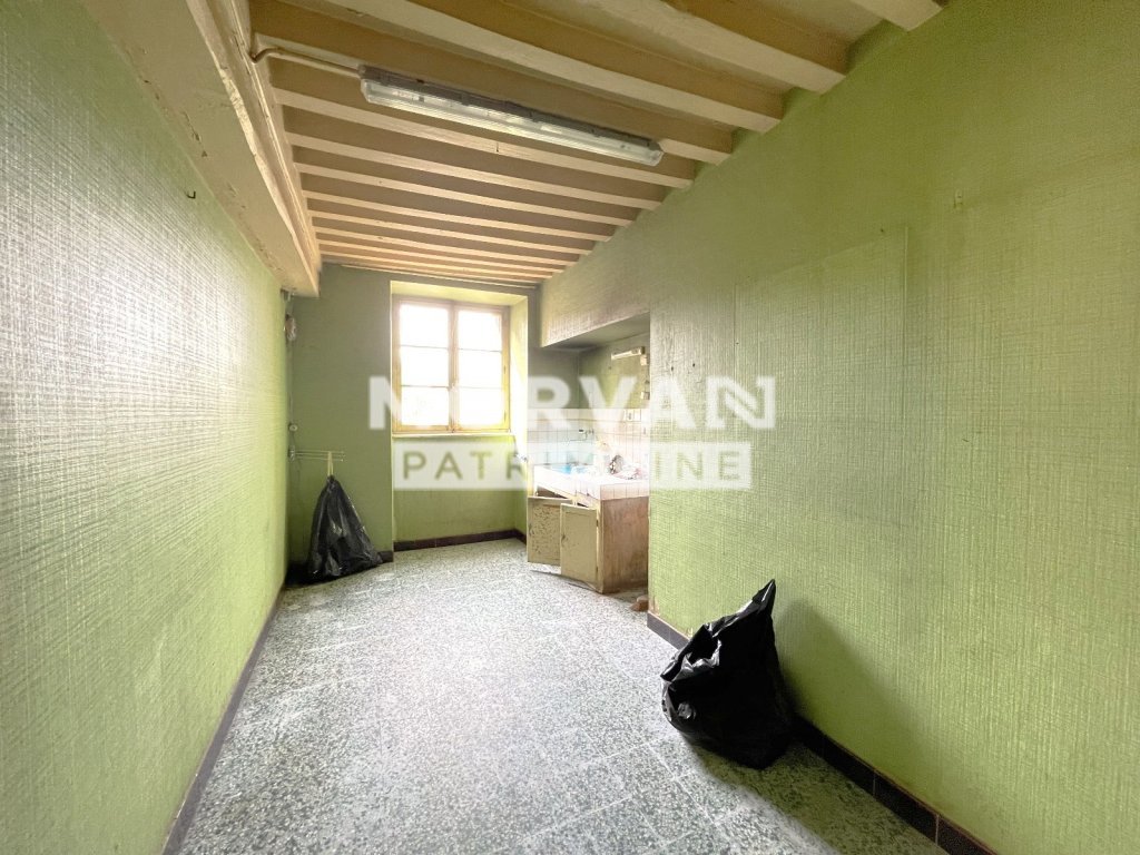 MAISON A VENDRE - MONTREUILLON - 249 m2 - 78 000 &euro;