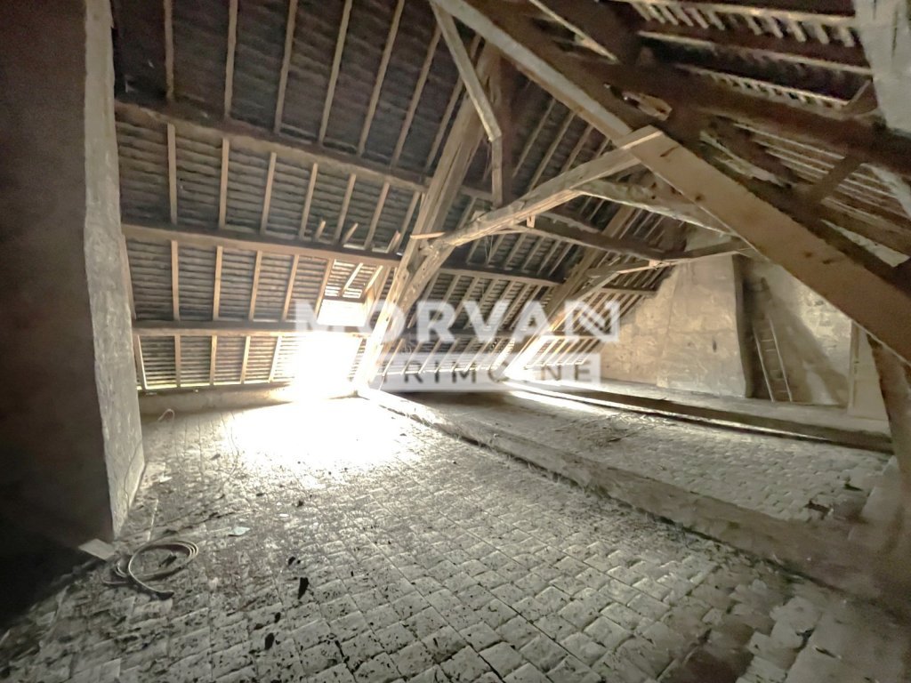 MAISON A VENDRE - MONTREUILLON - 249 m2 - 78 000 &euro;