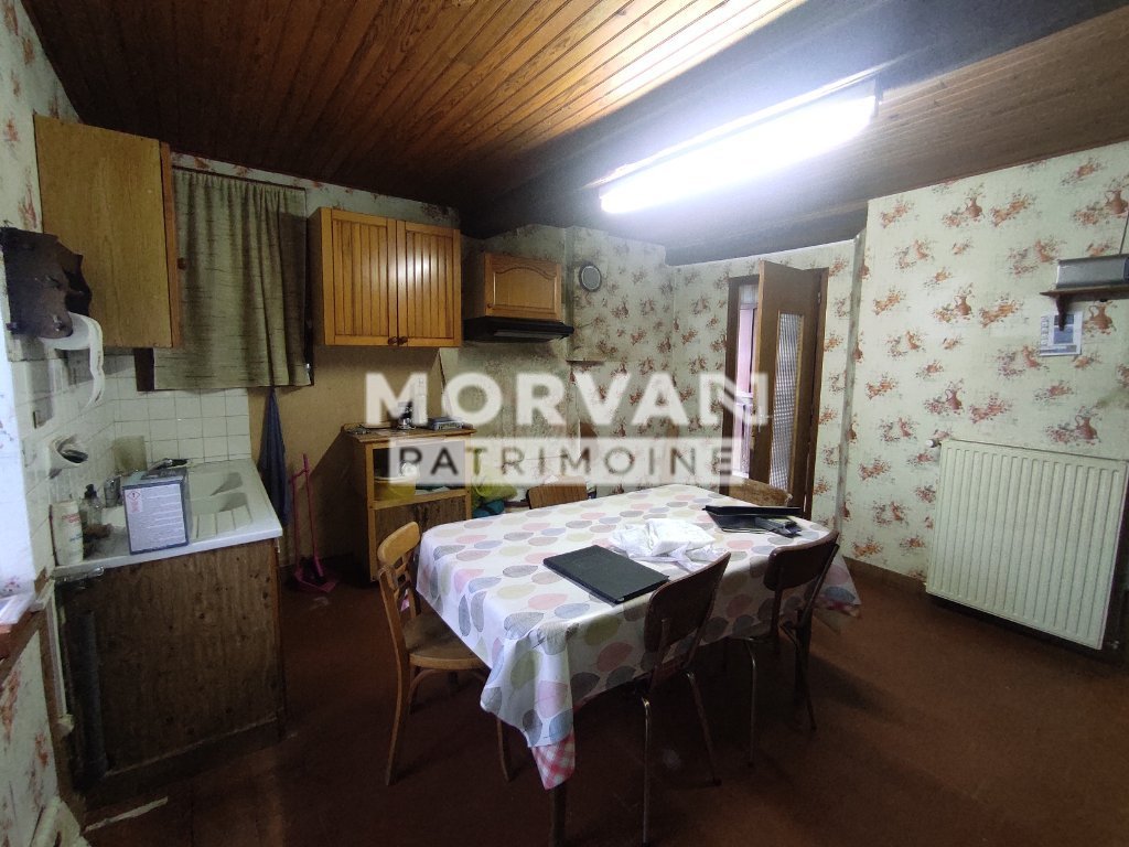 Maison 8 pièces / 4 Chambres A VENDRE - ST HILAIRE EN MORVAN - 148.37 m2 - 65 000 &euro;