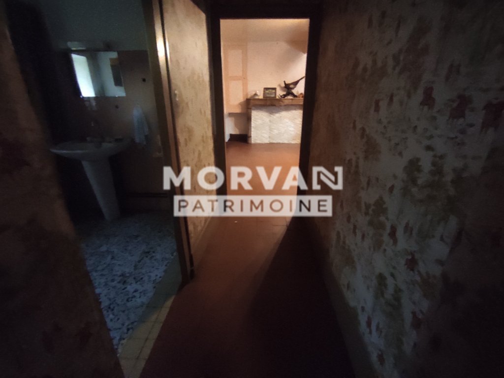 Maison 8 pièces / 4 Chambres A VENDRE - ST HILAIRE EN MORVAN - 148.37 m2 - 65 000 &euro;