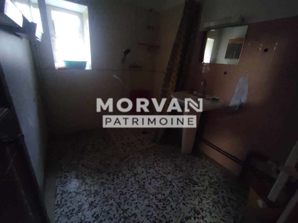 Maison 8 pièces / 4 Chambres A VENDRE - ST HILAIRE EN MORVAN - 148.37 m2 - 65 000 &euro;