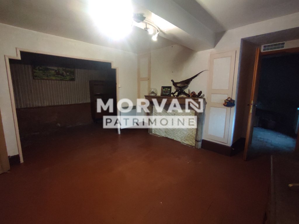 Maison 8 pièces / 4 Chambres A VENDRE - ST HILAIRE EN MORVAN - 148.37 m2 - 65 000 &euro;