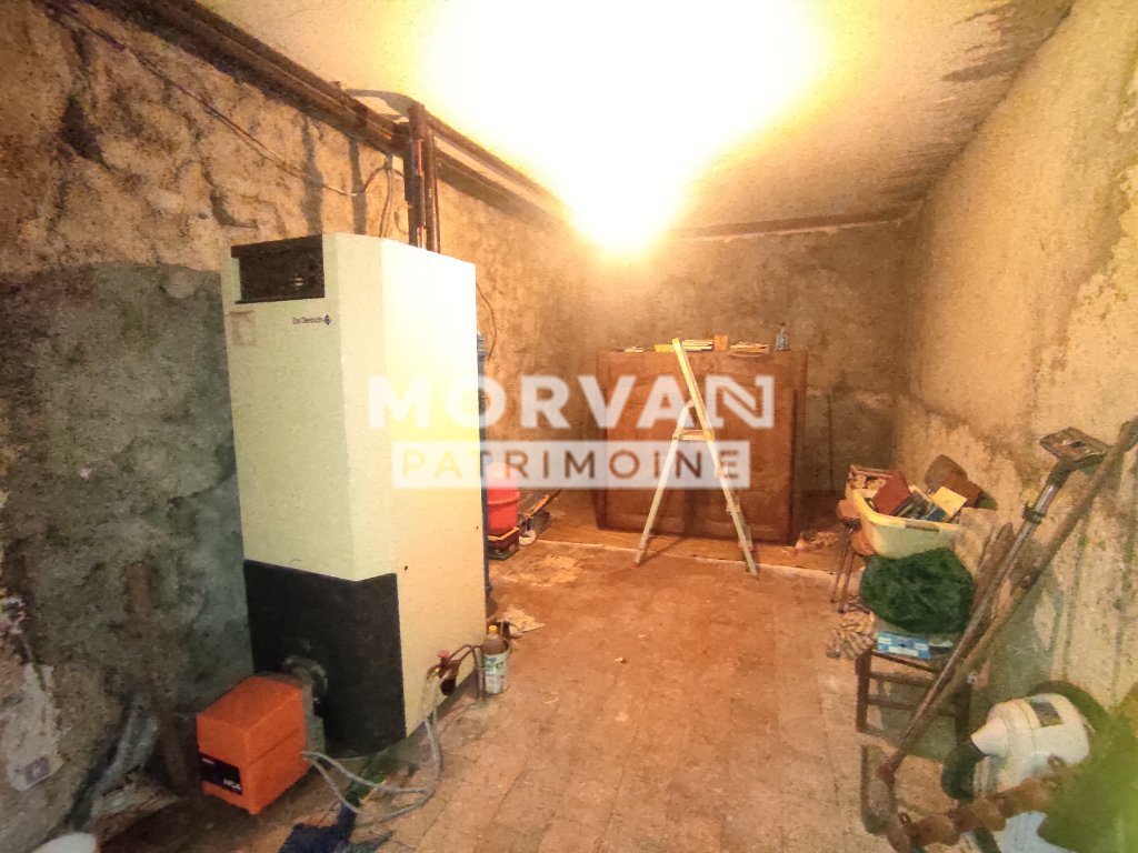 Maison 8 pièces / 4 Chambres A VENDRE - ST HILAIRE EN MORVAN - 148.37 m2 - 65 000 &euro;