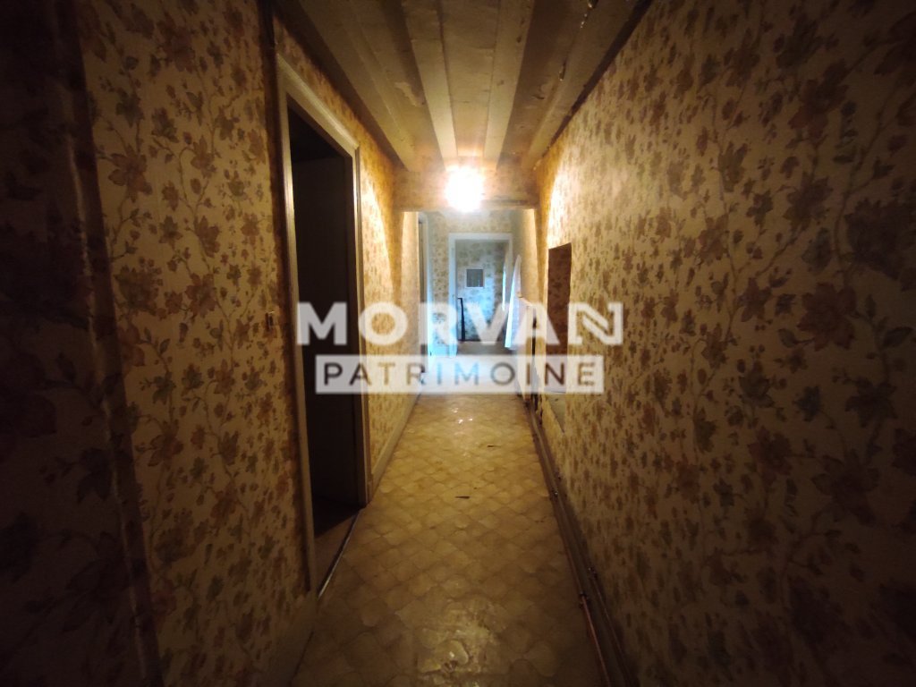 Maison 8 pièces / 4 Chambres A VENDRE - ST HILAIRE EN MORVAN - 148.37 m2 - 65 000 &euro;