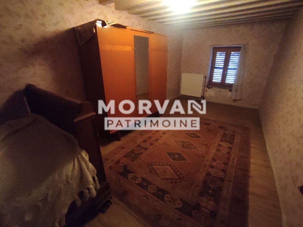 Maison 8 pièces / 4 Chambres A VENDRE - ST HILAIRE EN MORVAN - 148.37 m2 - 65 000 &euro;