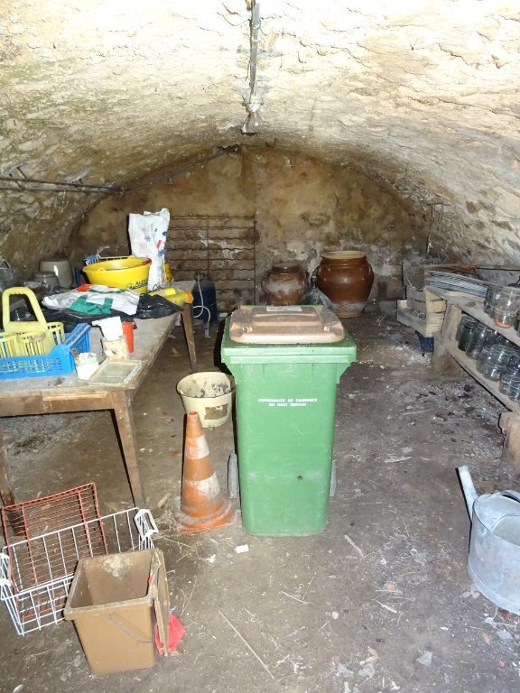 Maison 8 pièces / 4 Chambres A VENDRE - ST HILAIRE EN MORVAN - 148.37 m2 - 65 000 &euro;