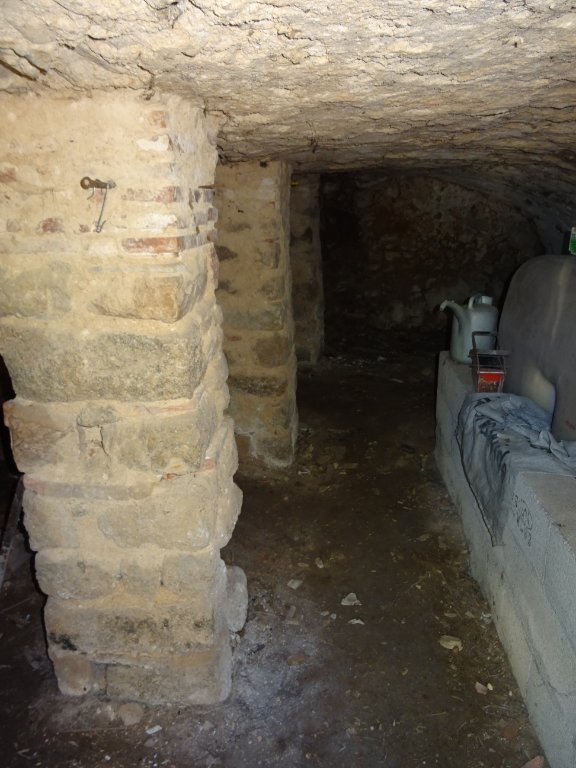 Maison 8 pièces / 4 Chambres A VENDRE - ST HILAIRE EN MORVAN - 148.37 m2 - 65 000 &euro;