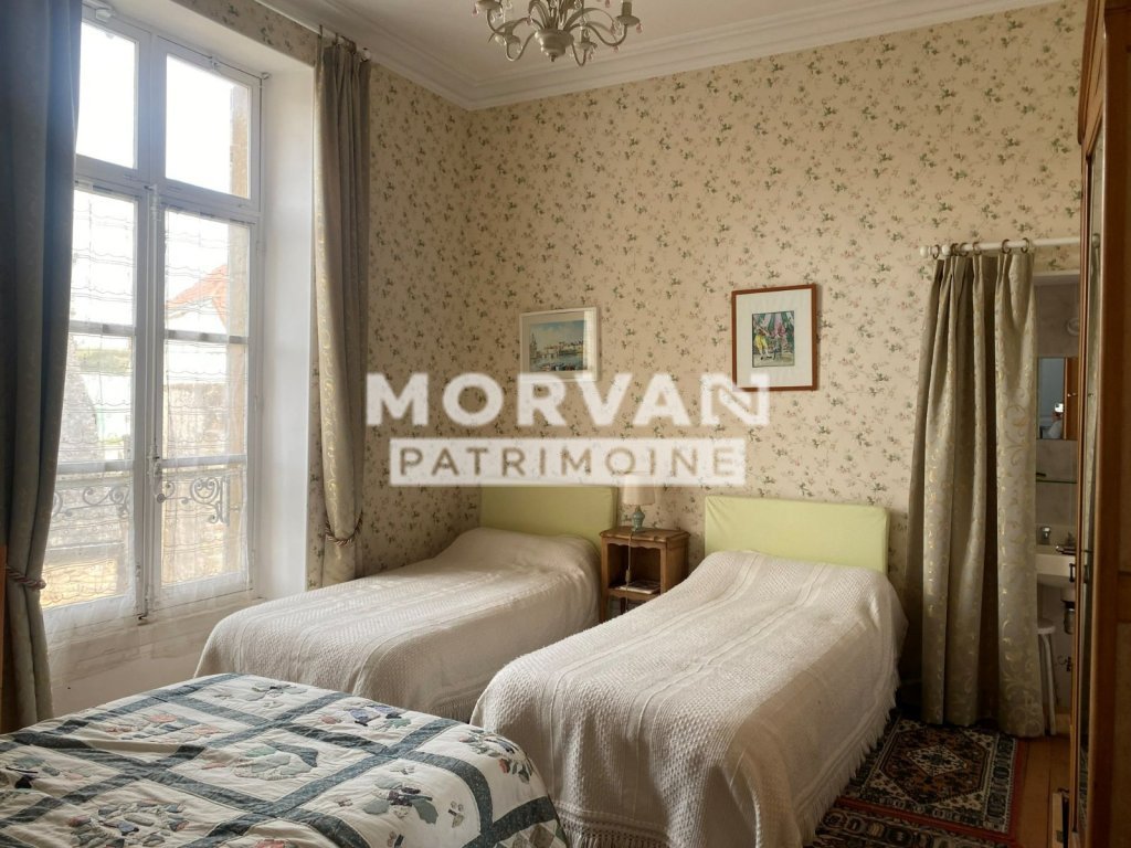 MAISON A VENDRE - ST SAULGE - 299.56 m2 - 192�600�&euro;