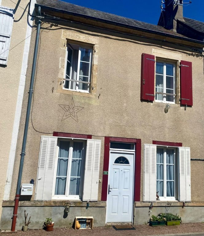 MAISON DE VILLAGE - REMISE ET JARDIN CLOS A VENDRE - ST SAULGE - 50.67 m2 - 32�000�&euro;